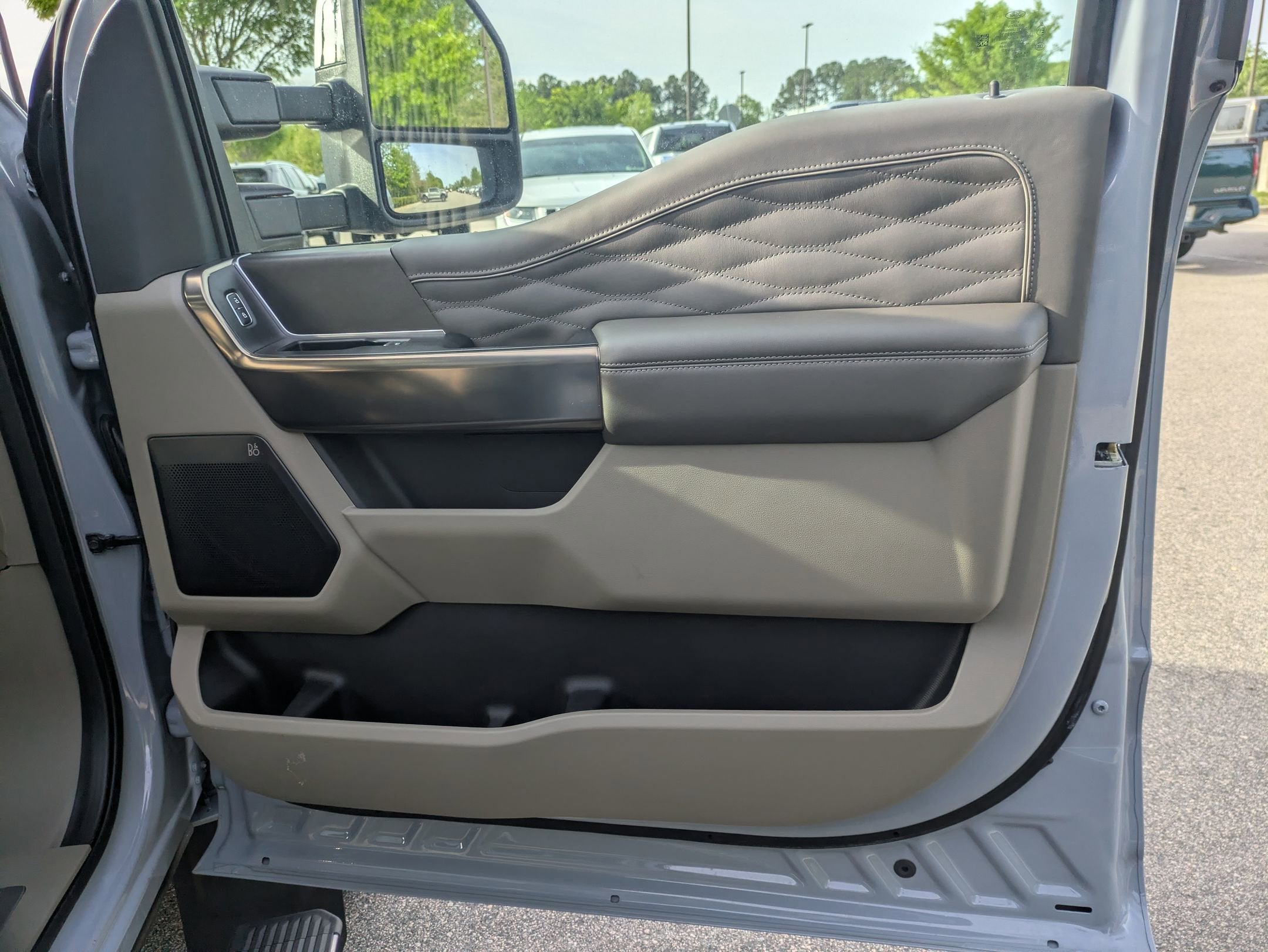 2025 Ford Super Duty F-450 DRW Platinum