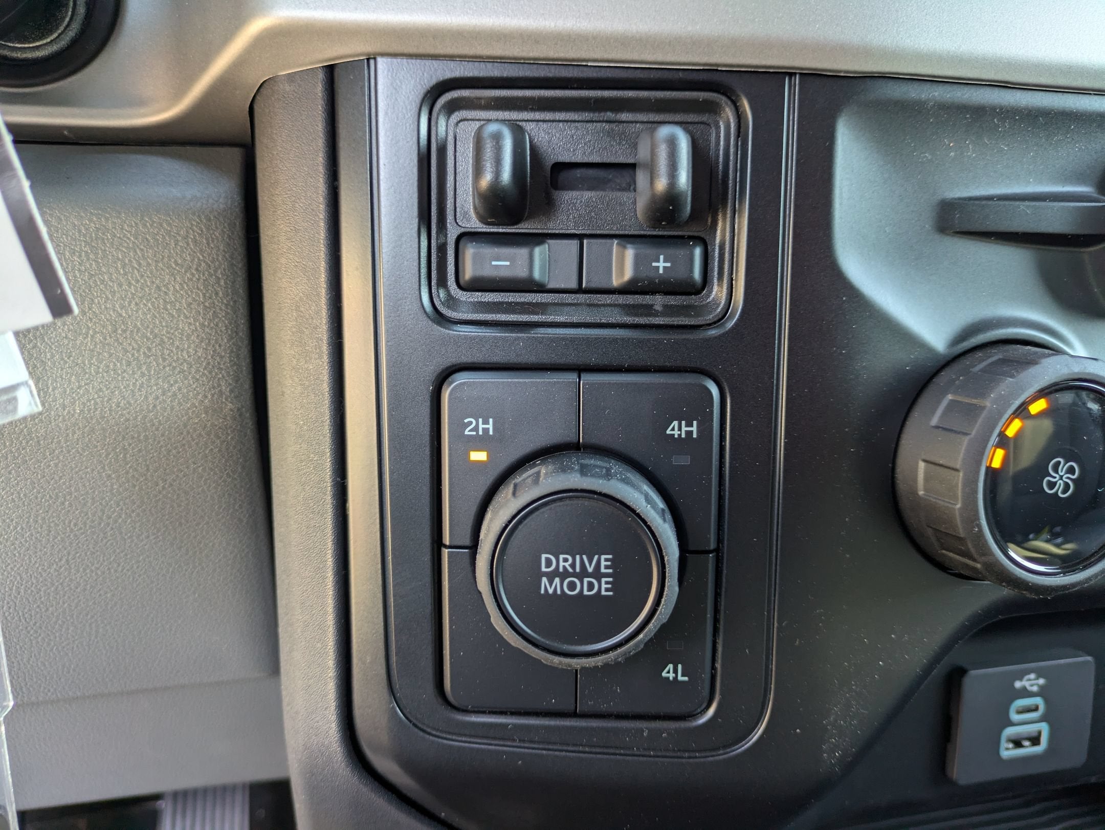 2026 Ford Super Duty F-450 DRW XLT