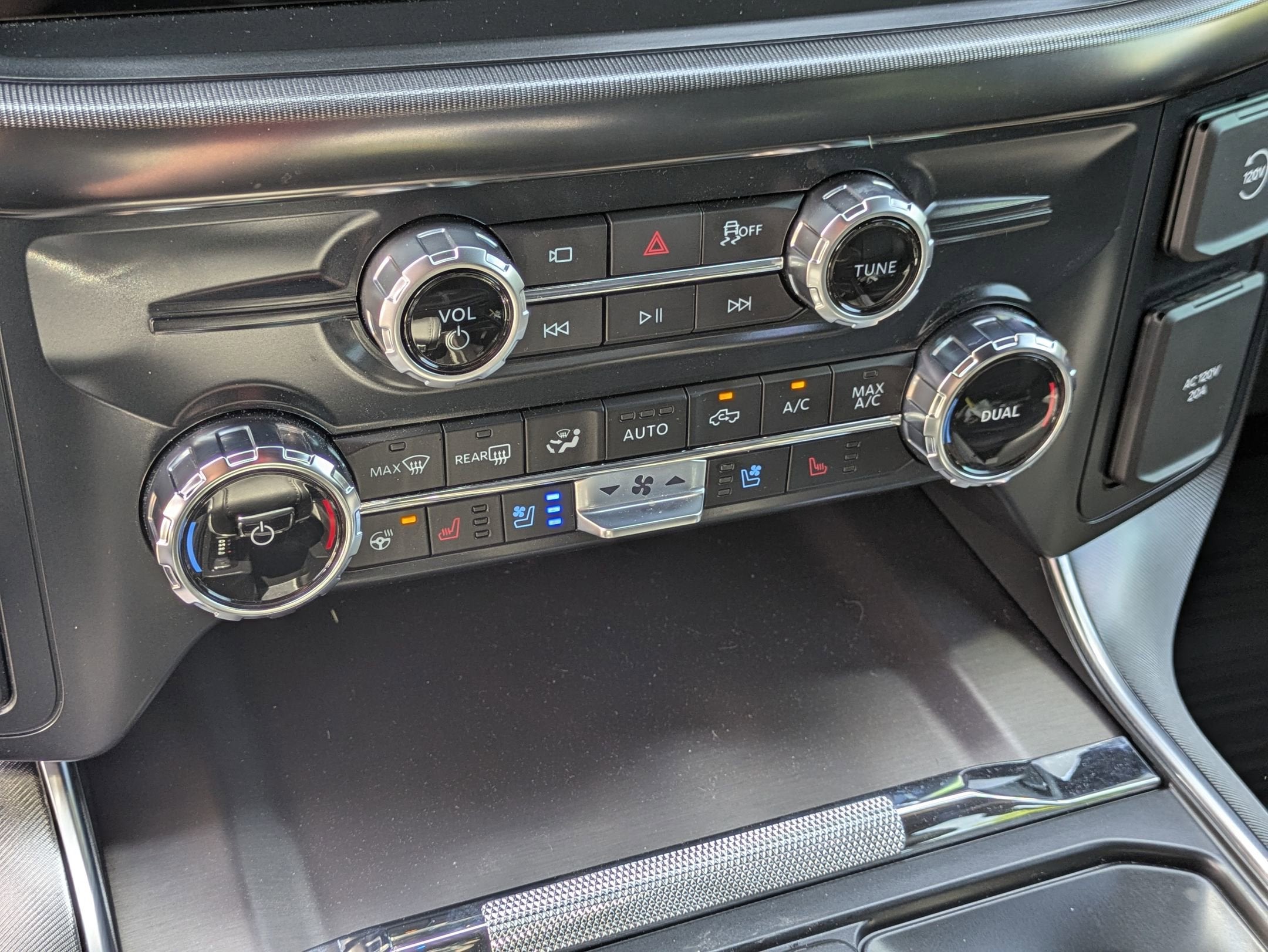2026 Ford F-150 Platinum - Crossroads Courtesy Demo