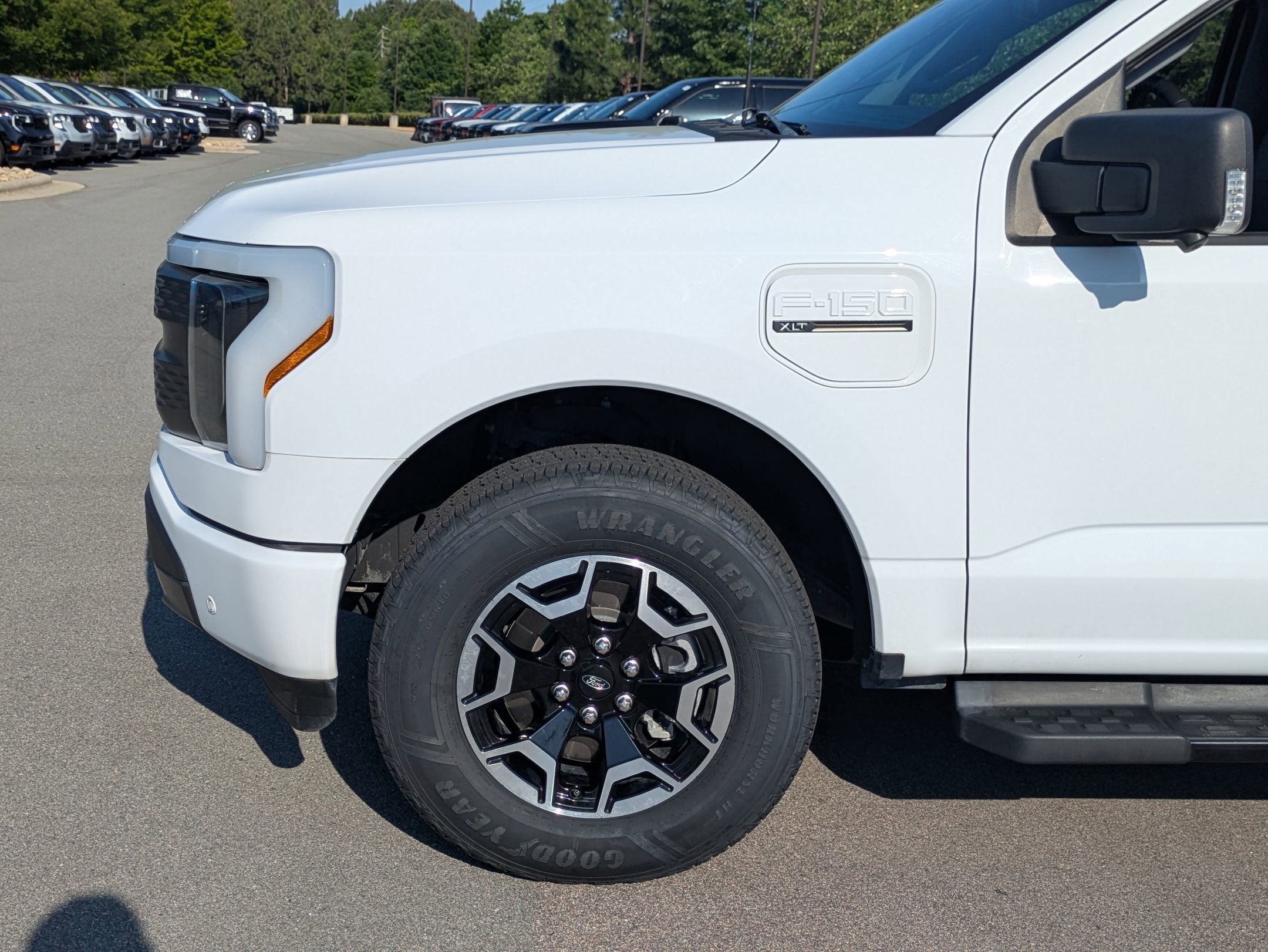 2023 Ford F-150 Lightning XLT