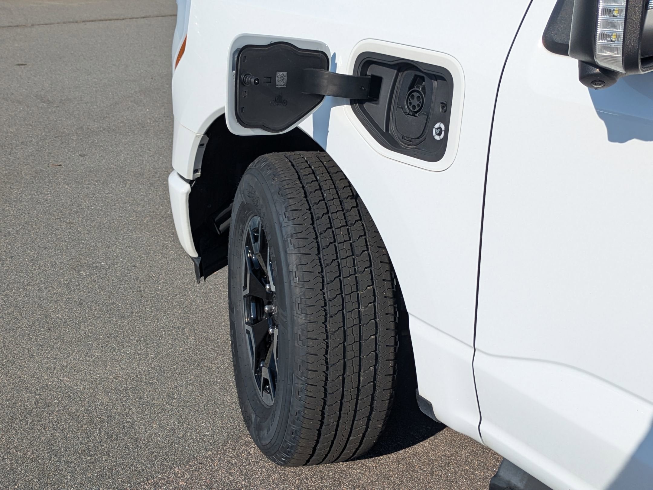 2023 Ford F-150 Lightning XLT
