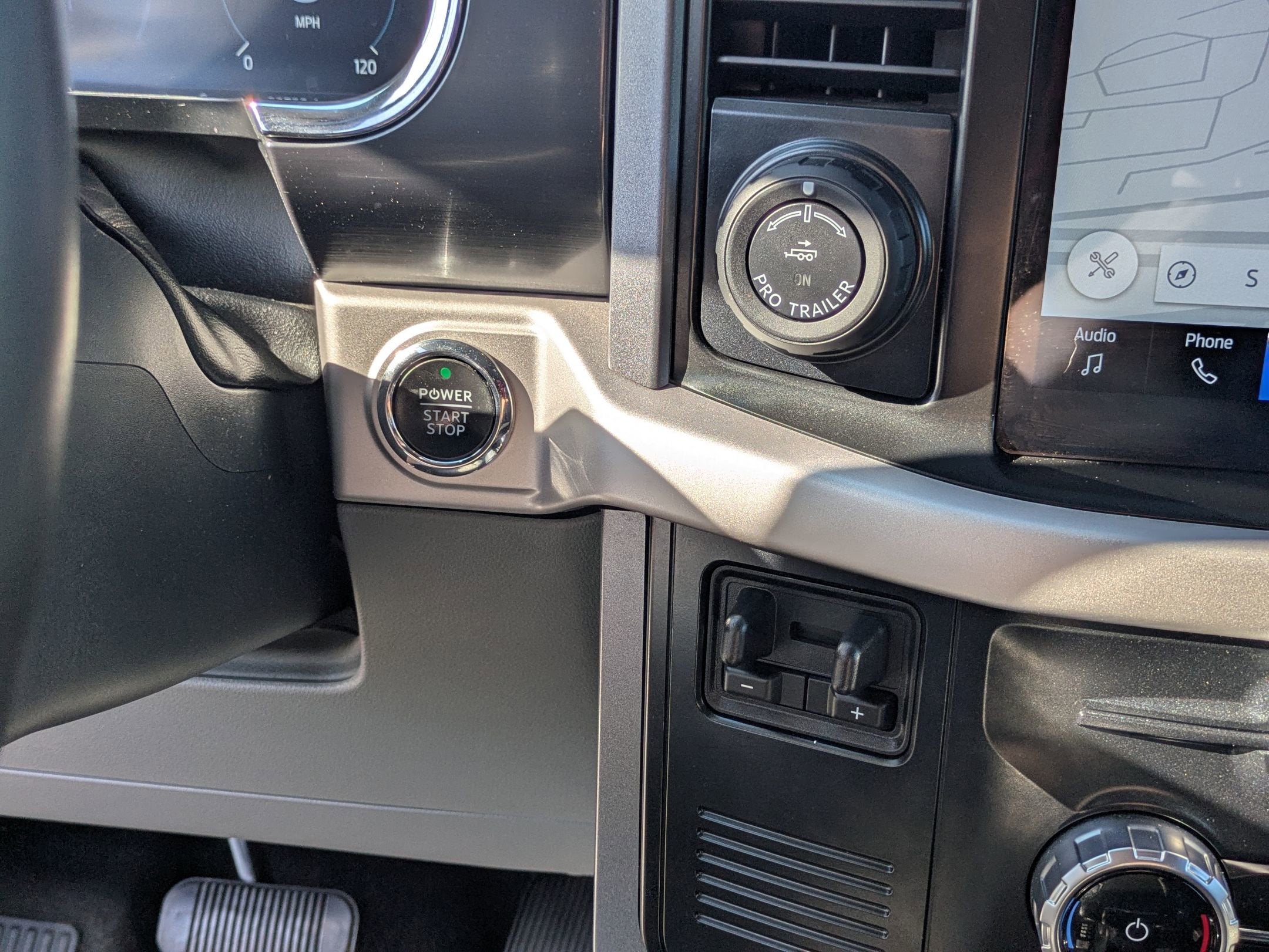 2023 Ford F-150 Lightning XLT