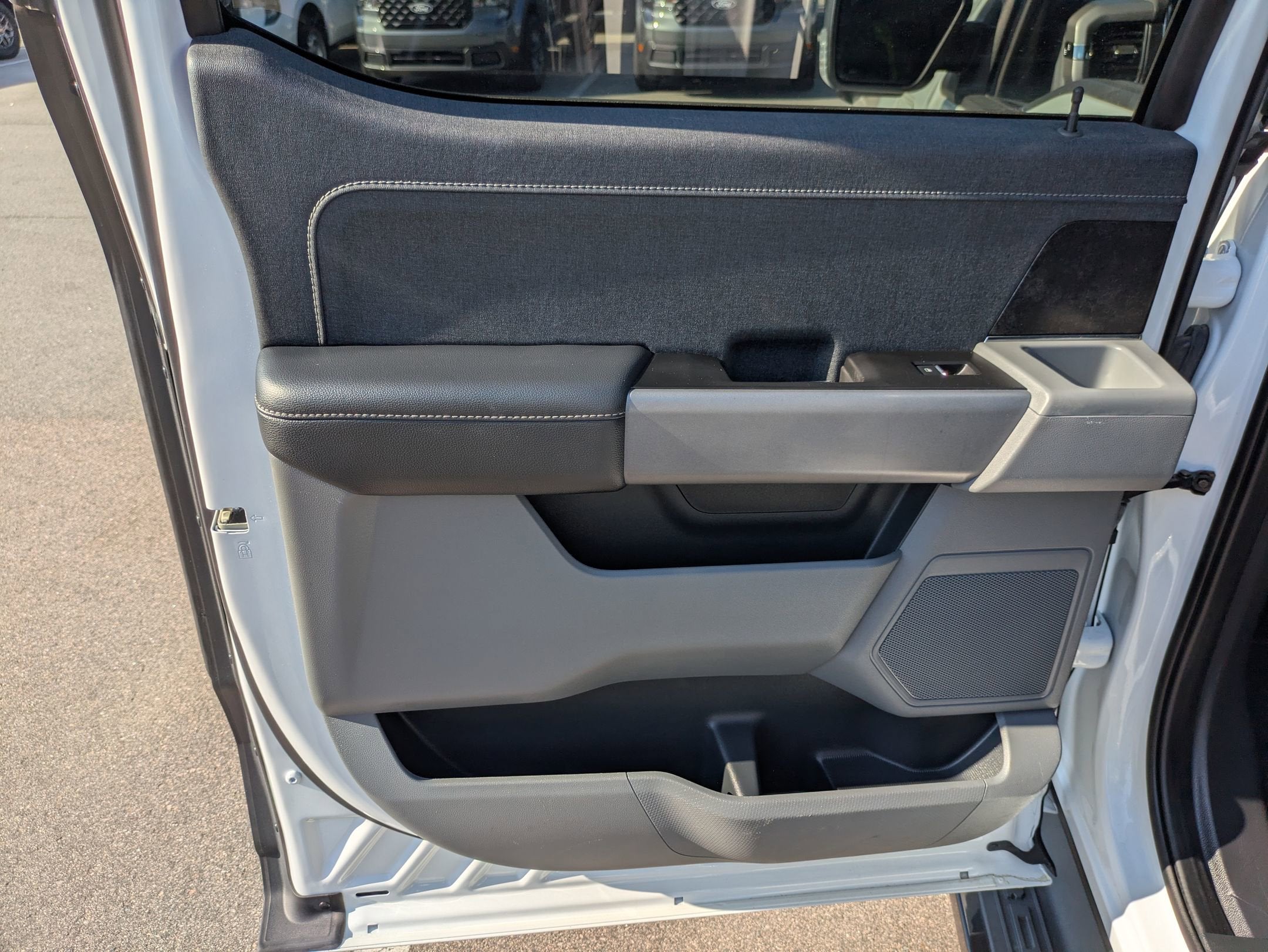 2023 Ford F-150 Lightning XLT
