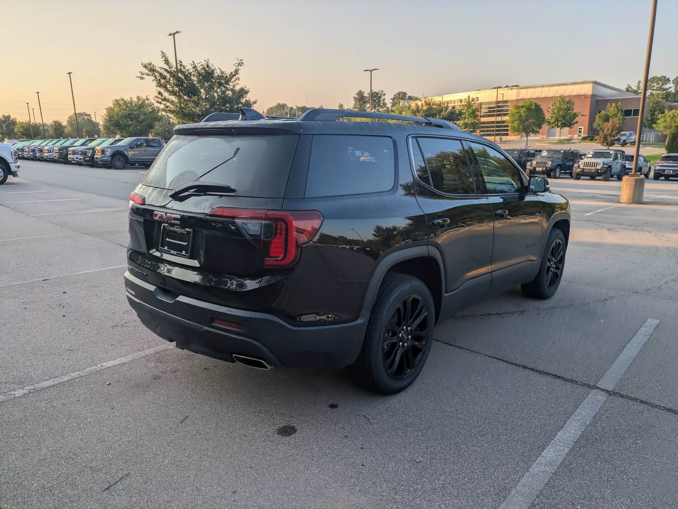 2023 GMC Acadia SLE