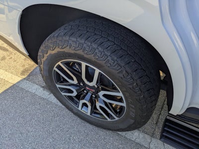 2024 GMC Yukon AT4