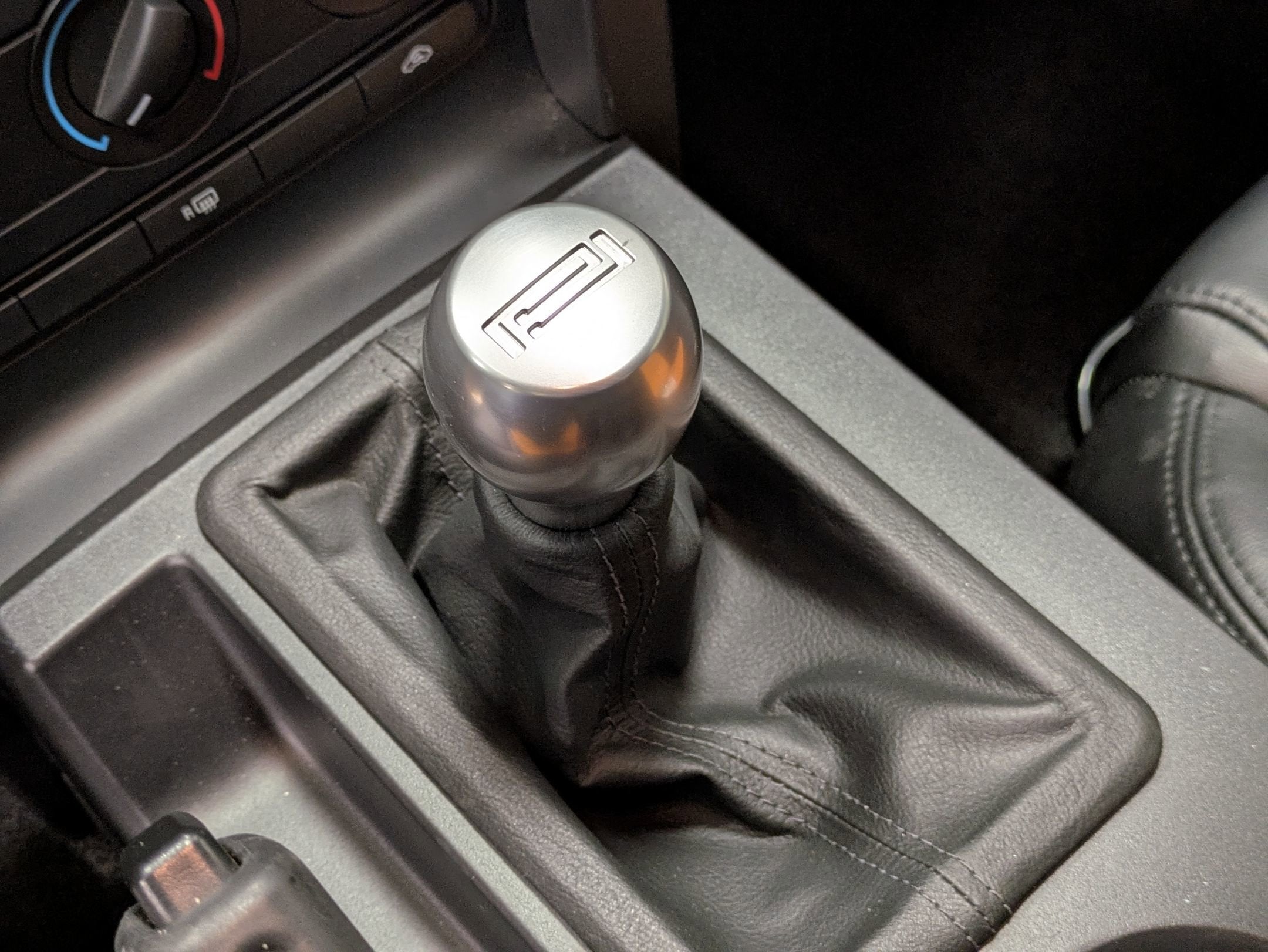 2007 Ford Mustang Saleen Parnelli Jones