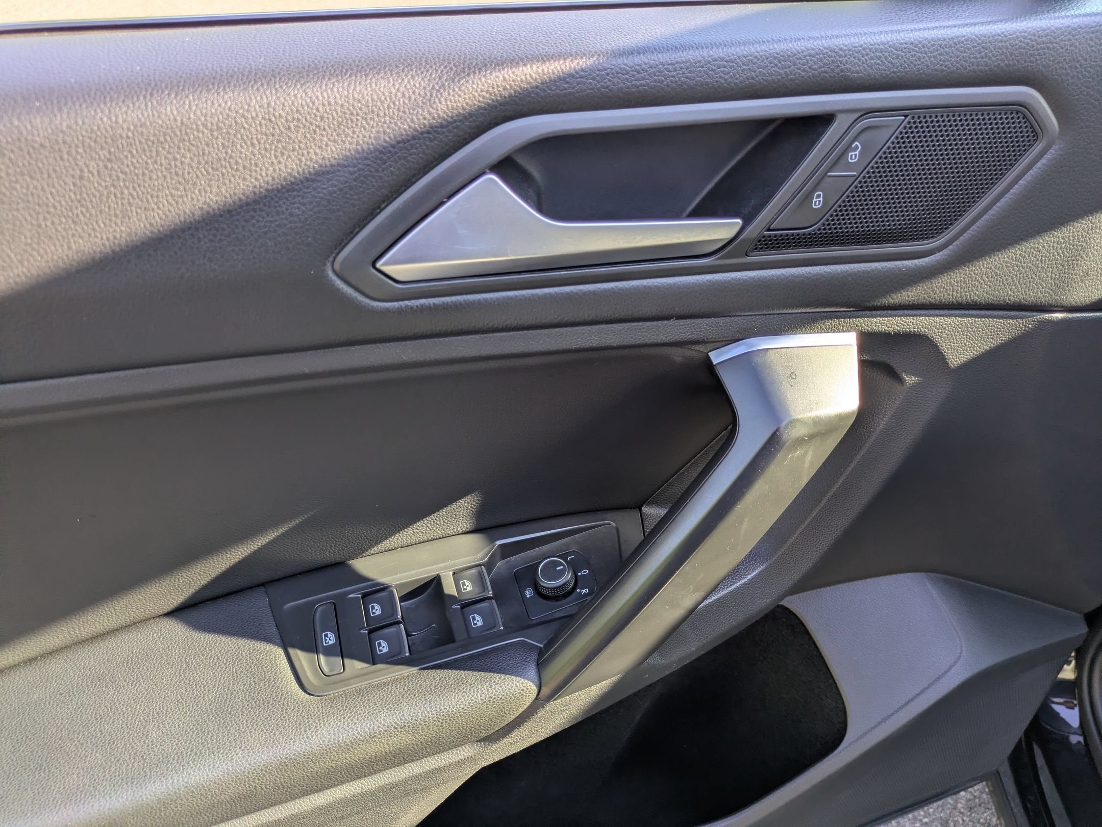 2021 Volkswagen Tiguan SE R-Line Black