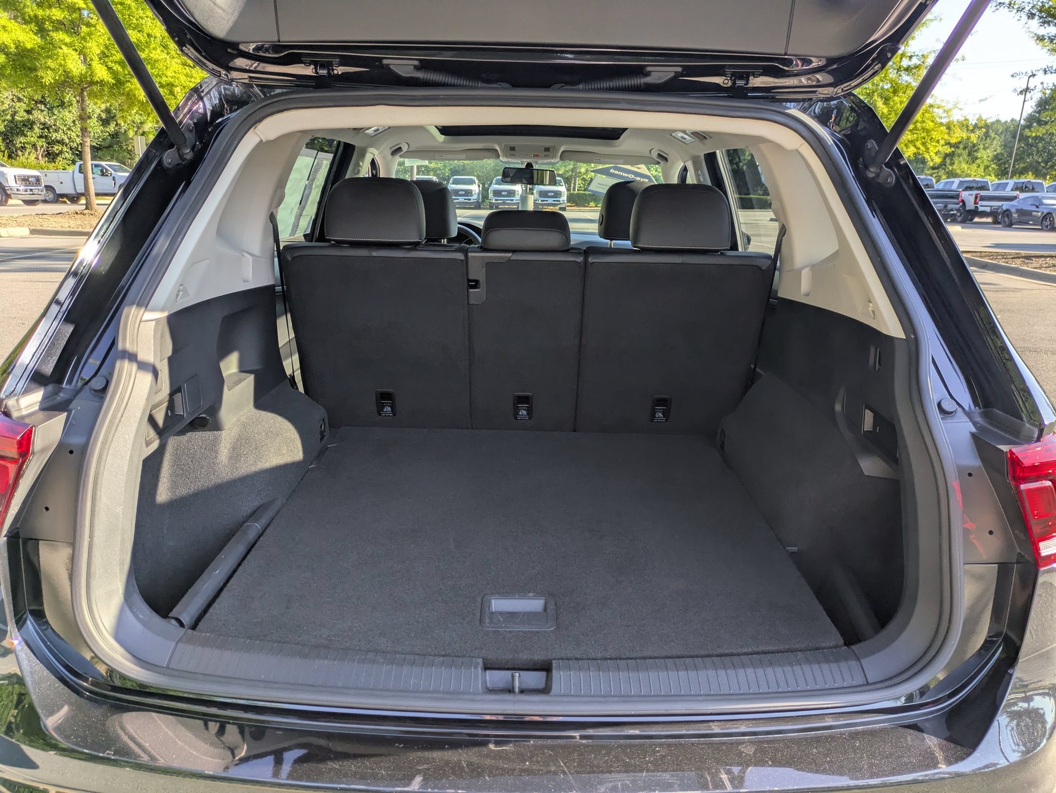 2021 Volkswagen Tiguan SE R-Line Black