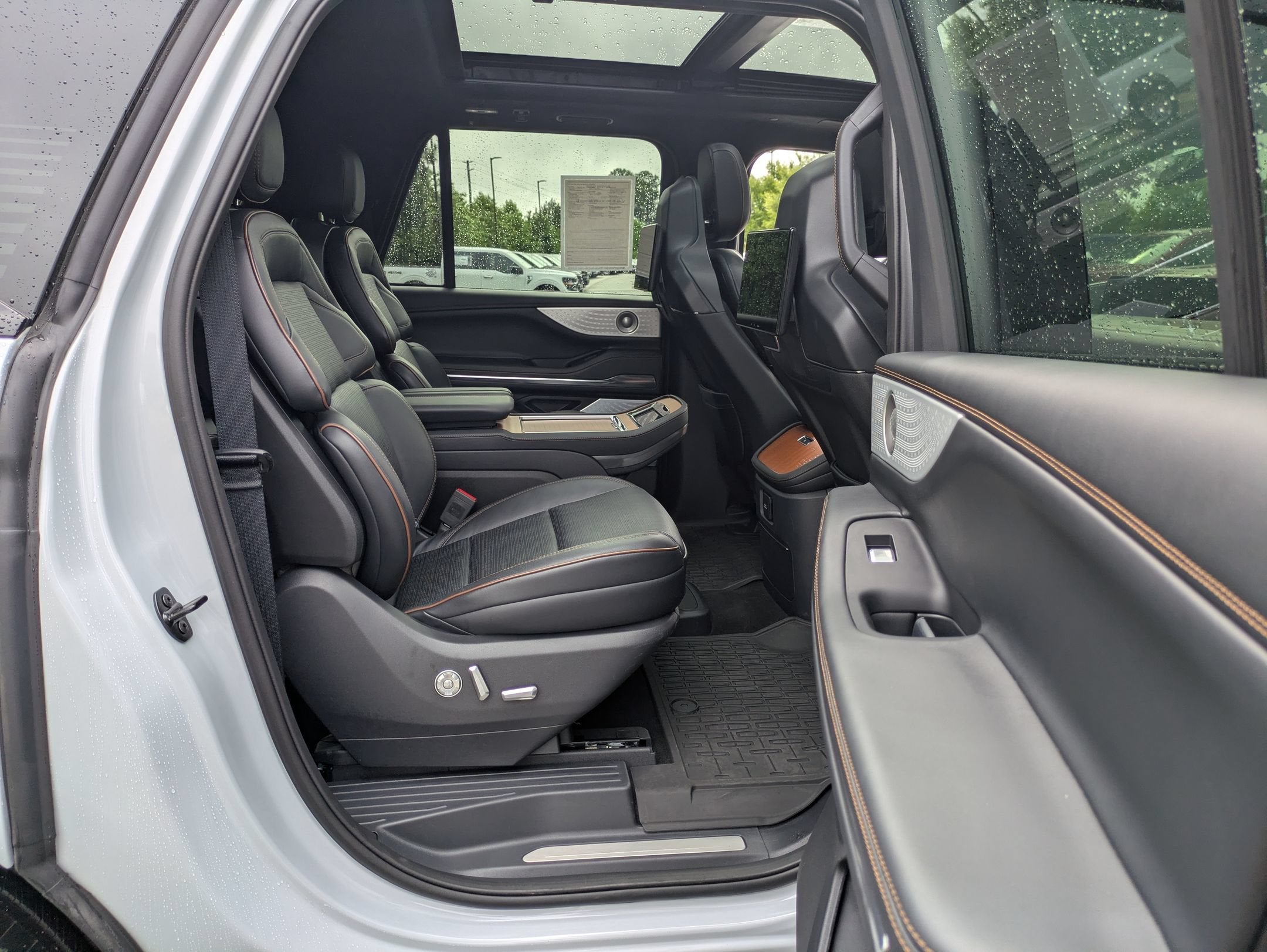2025 Lincoln Navigator L Black Label