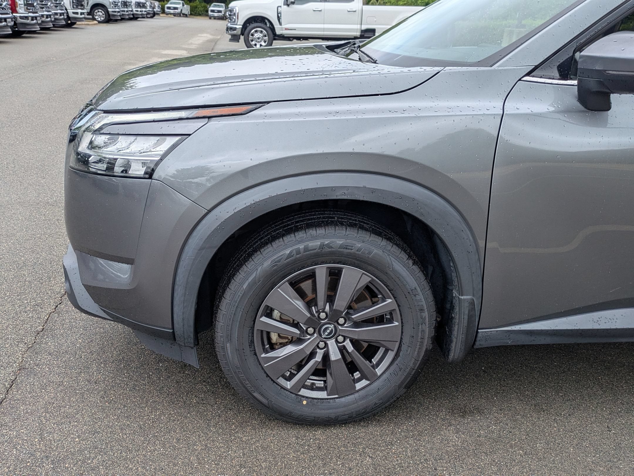 2022 Nissan Pathfinder SV