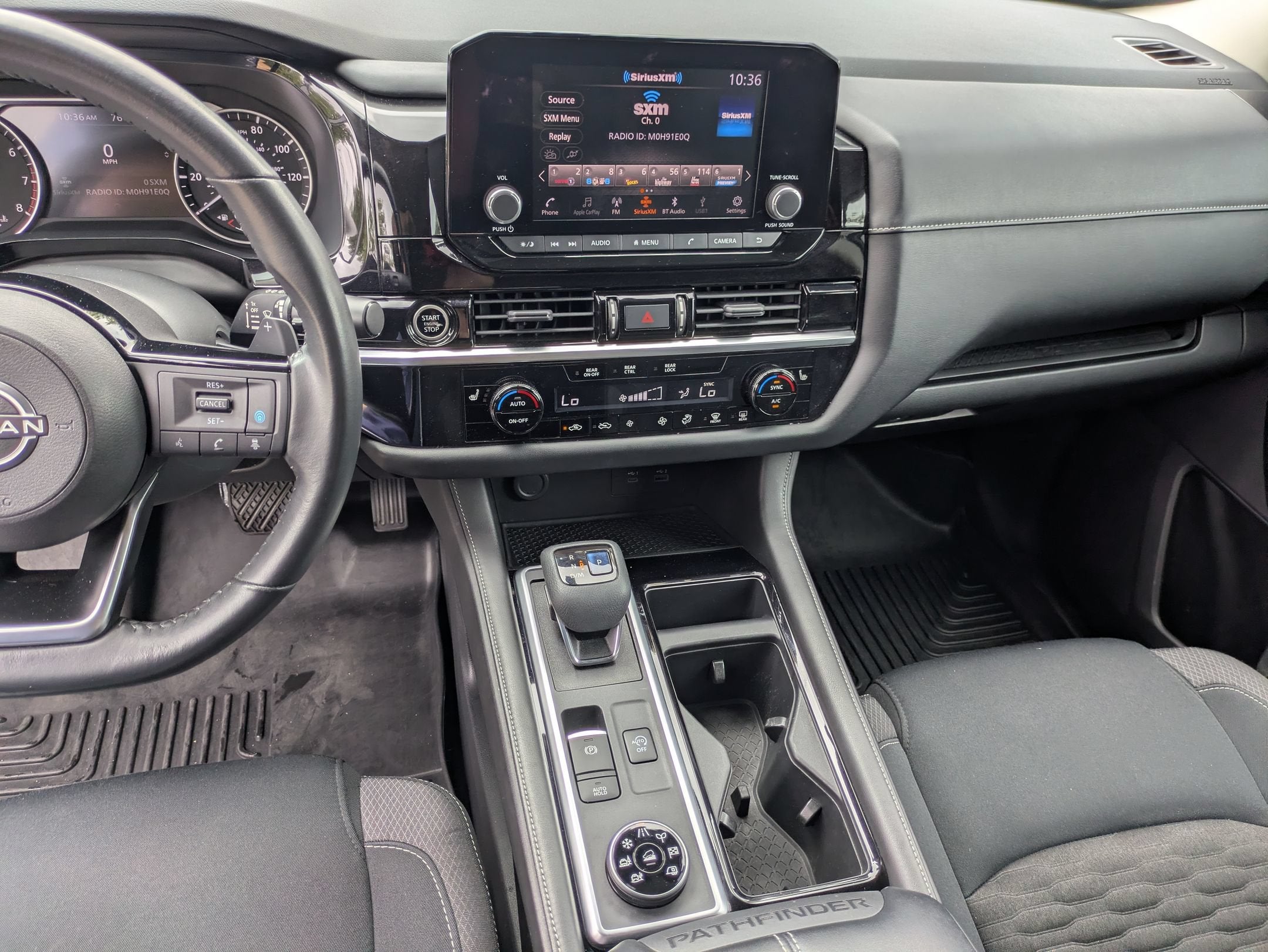 2022 Nissan Pathfinder SV
