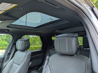 2023 Land Rover Discovery Metropolitan Edition