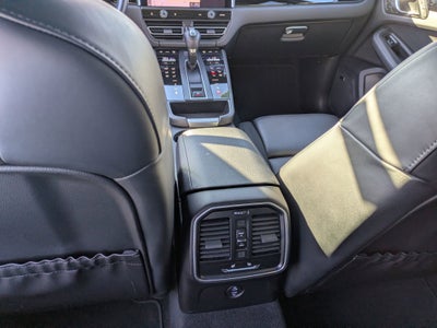 2024 Porsche Macan T