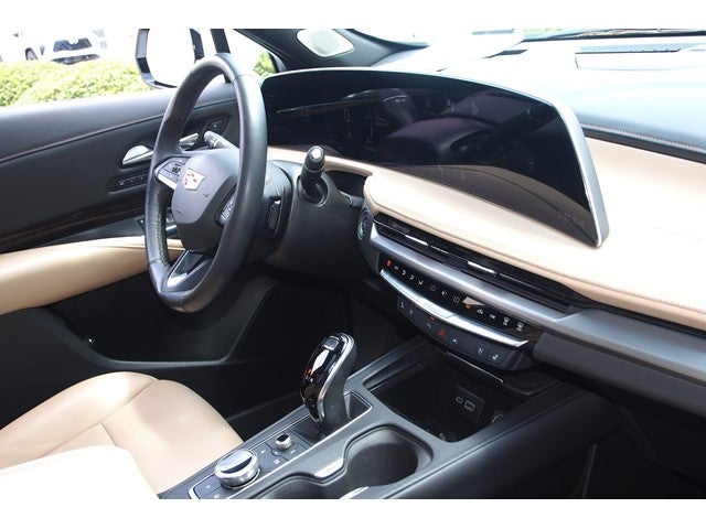 2024 Cadillac XT4 FWD Premium Luxury
