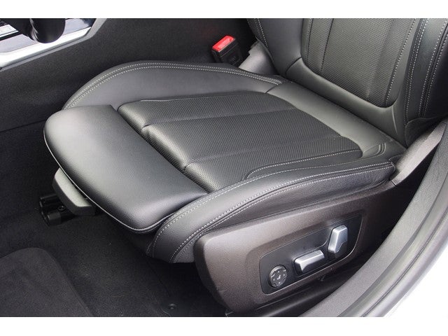 2023 BMW 3 Series 330i