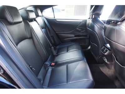 2023 Lexus ES ES 300h F SPORT Handling