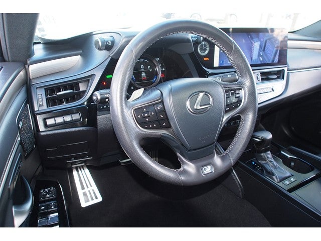 2023 Lexus ES ES 300h F SPORT Handling