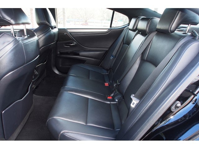 2023 Lexus ES ES 300h F SPORT Handling