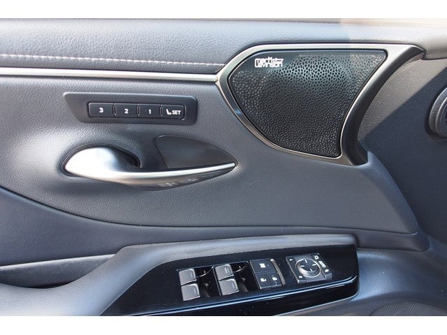 2023 Lexus ES ES 300h F SPORT Handling