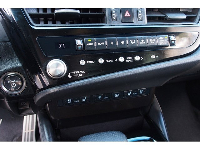 2023 Lexus ES ES 300h F SPORT Handling