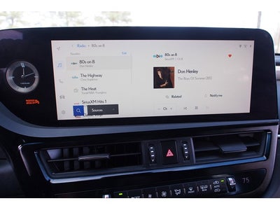 2023 Lexus ES ES 300h F SPORT Handling