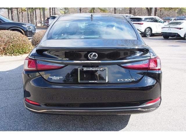 2023 Lexus ES ES 300h F SPORT Handling