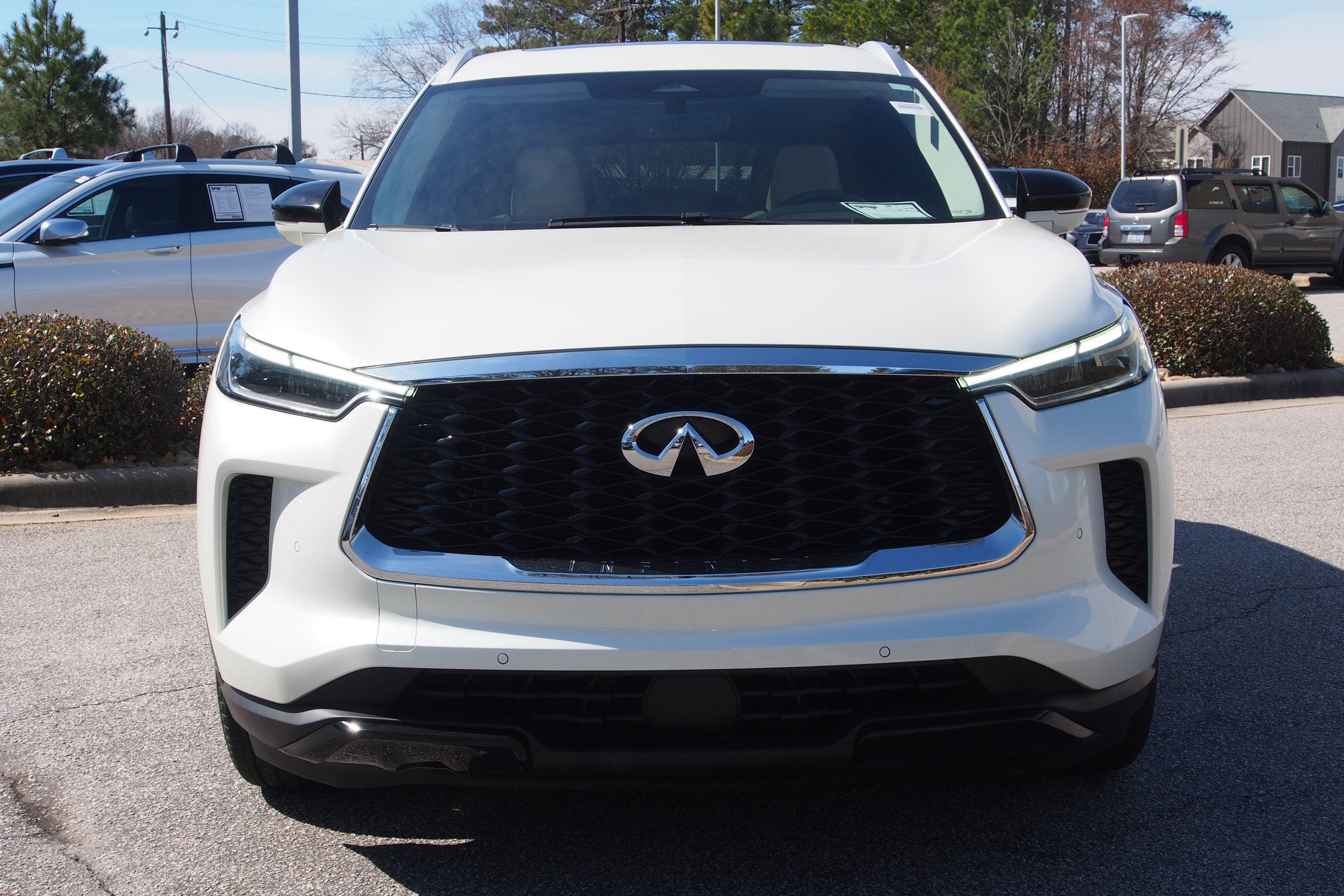 2023 INFINITI QX60 LUXE