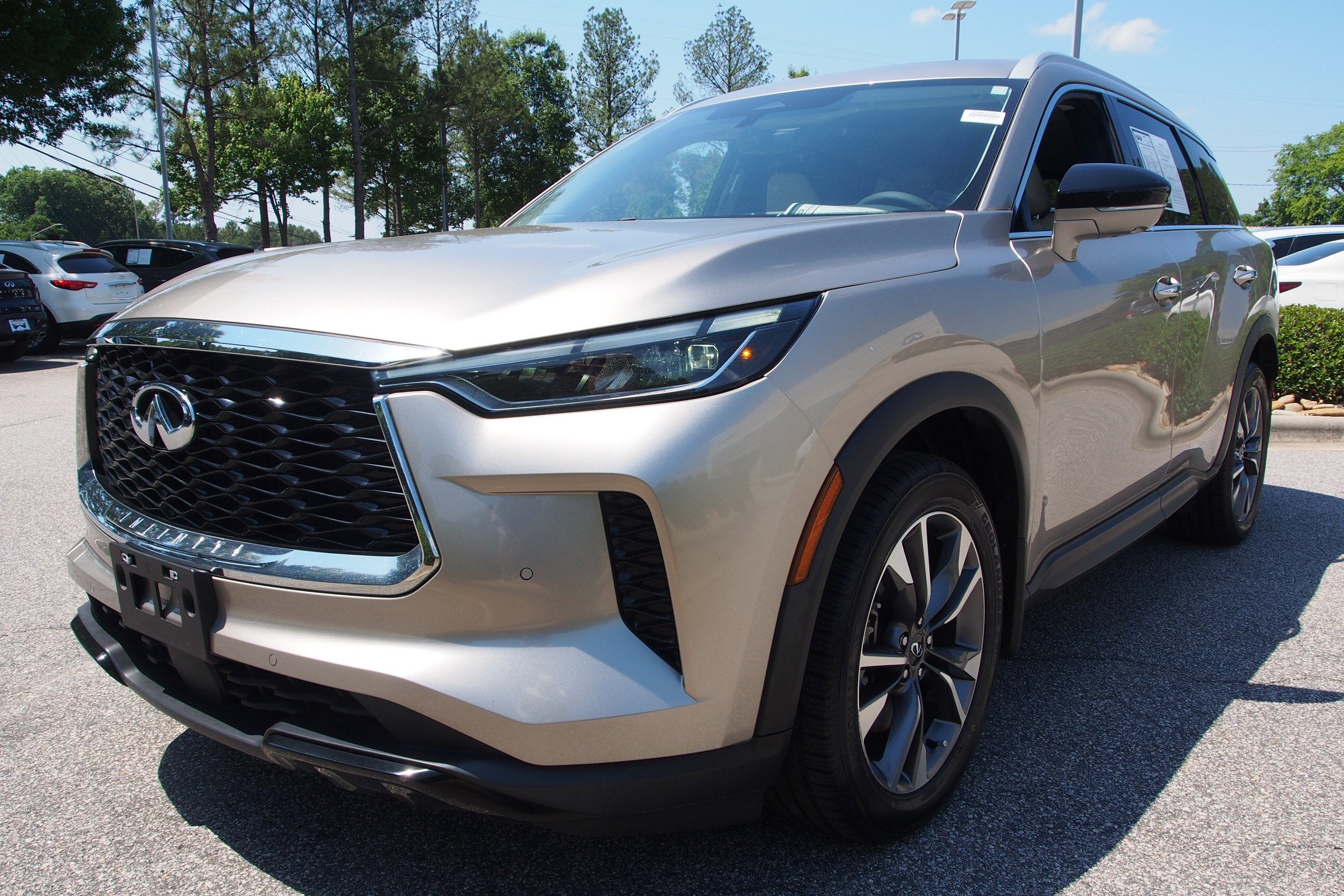 2023 INFINITI QX60 LUXE