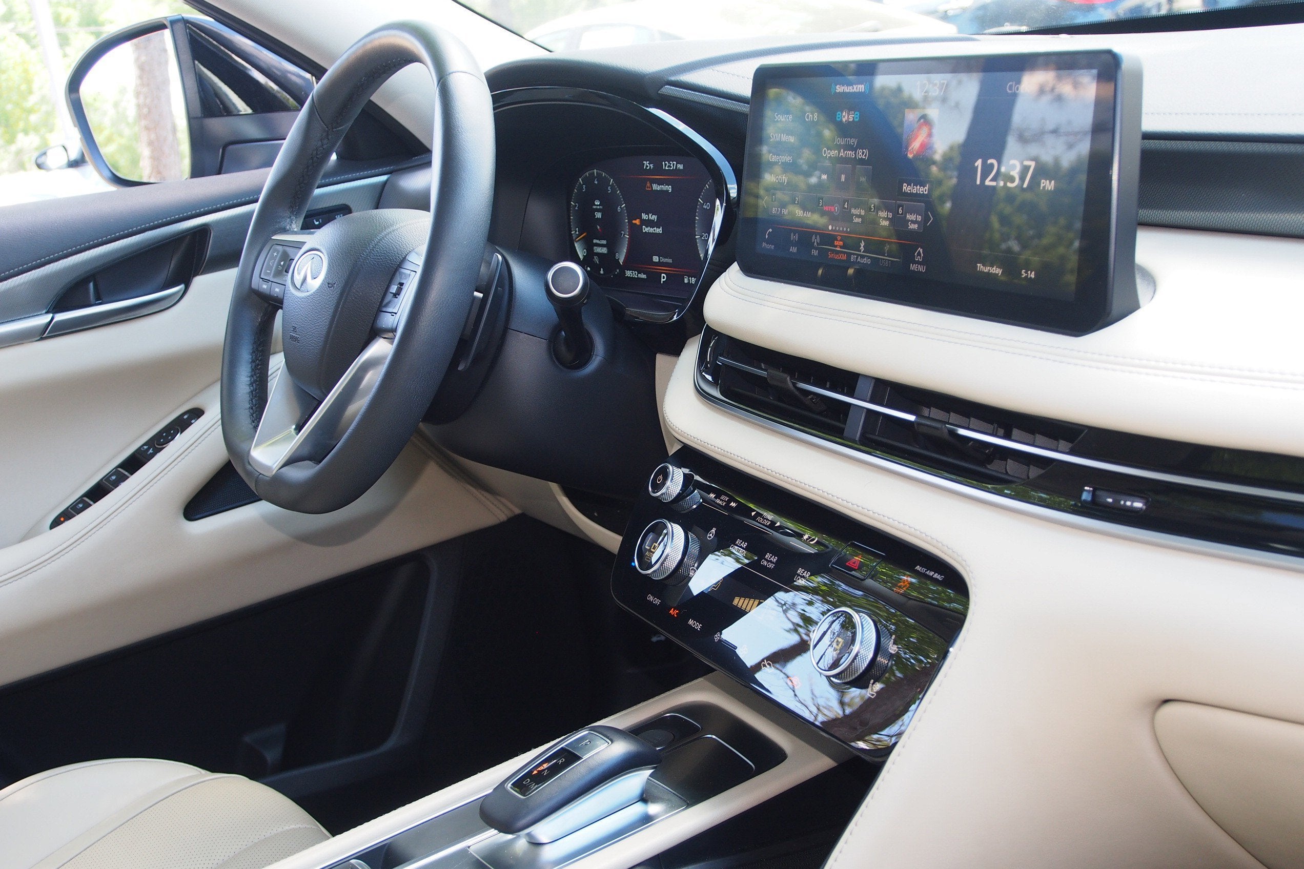 2024 INFINITI QX60 LUXE