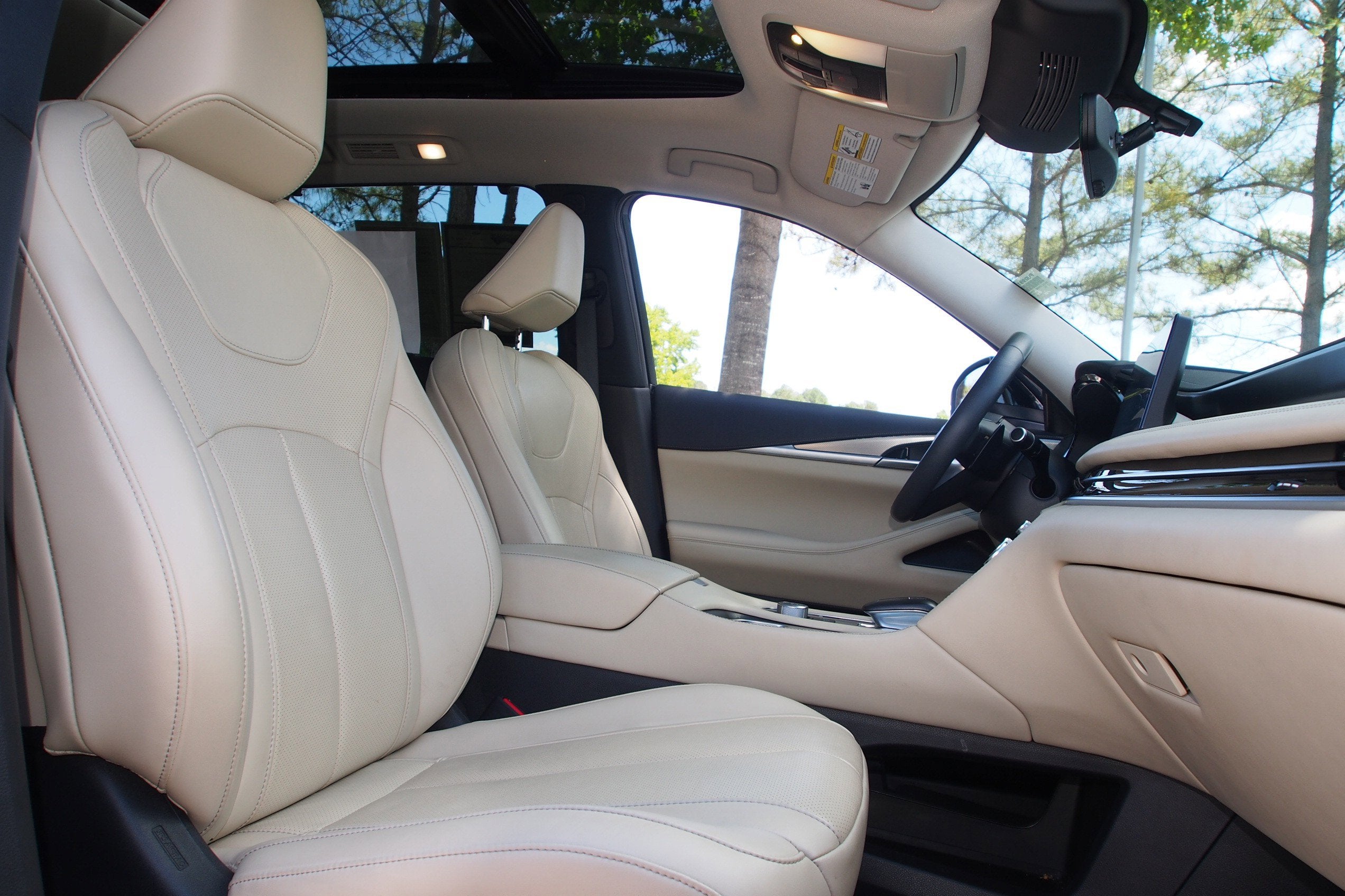 2024 INFINITI QX60 LUXE