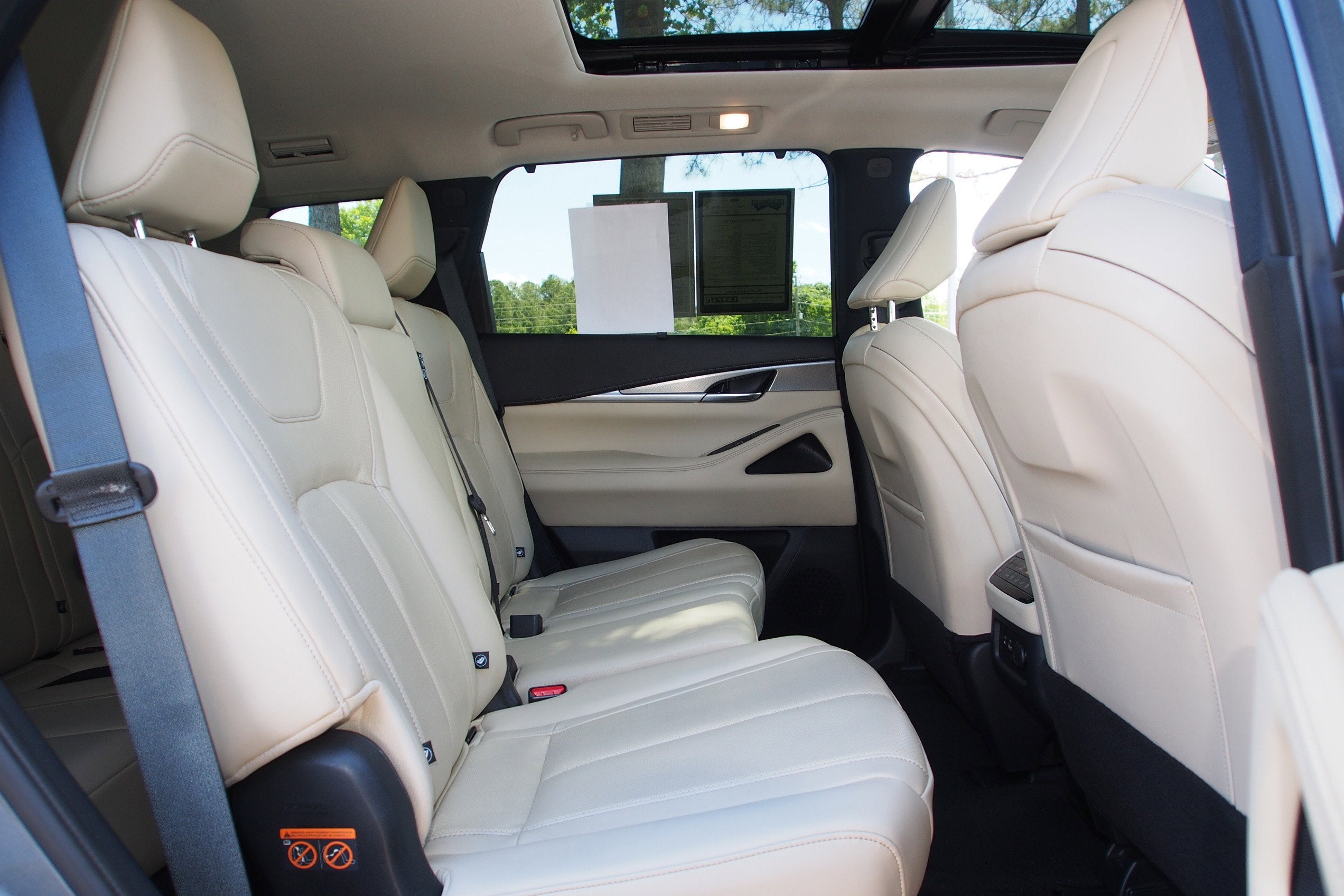 2024 INFINITI QX60 LUXE