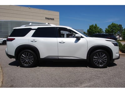 2025 Nissan Pathfinder SL