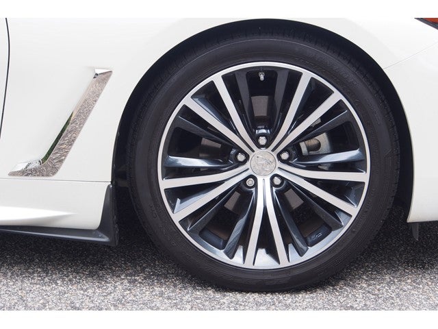 2022 INFINITI Q60 LUXE