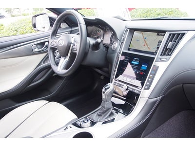 2022 INFINITI Q60 LUXE
