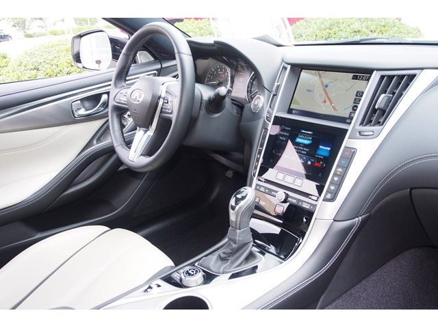 2022 INFINITI Q60 LUXE