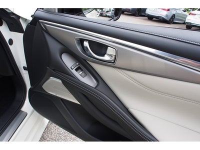 2022 INFINITI Q60 LUXE
