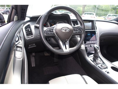2022 INFINITI Q60 LUXE