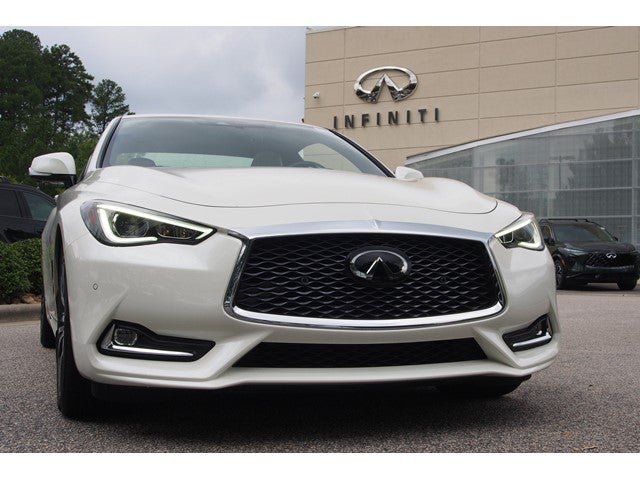 2022 INFINITI Q60 LUXE