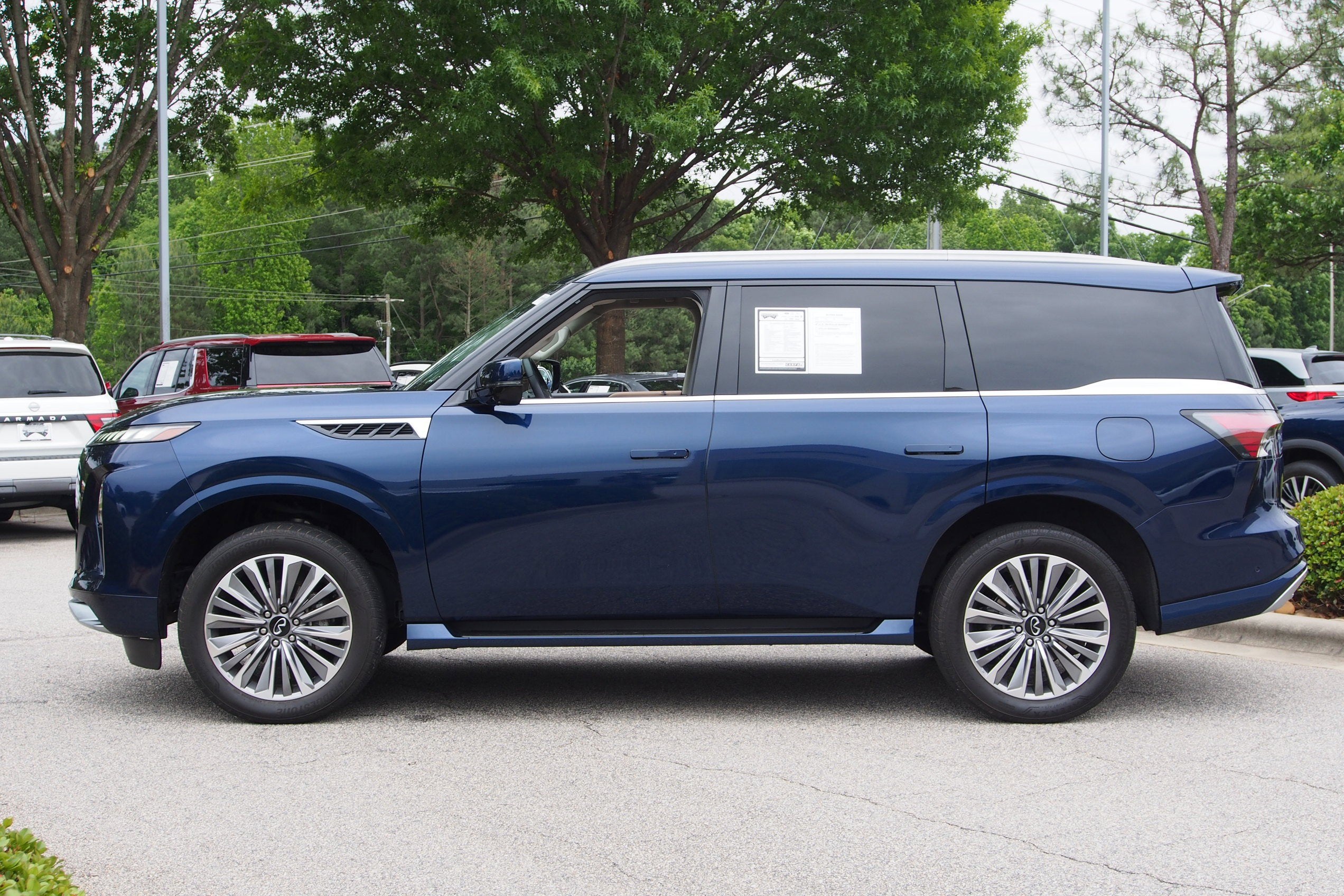 2025 INFINITI QX80 SENSORY