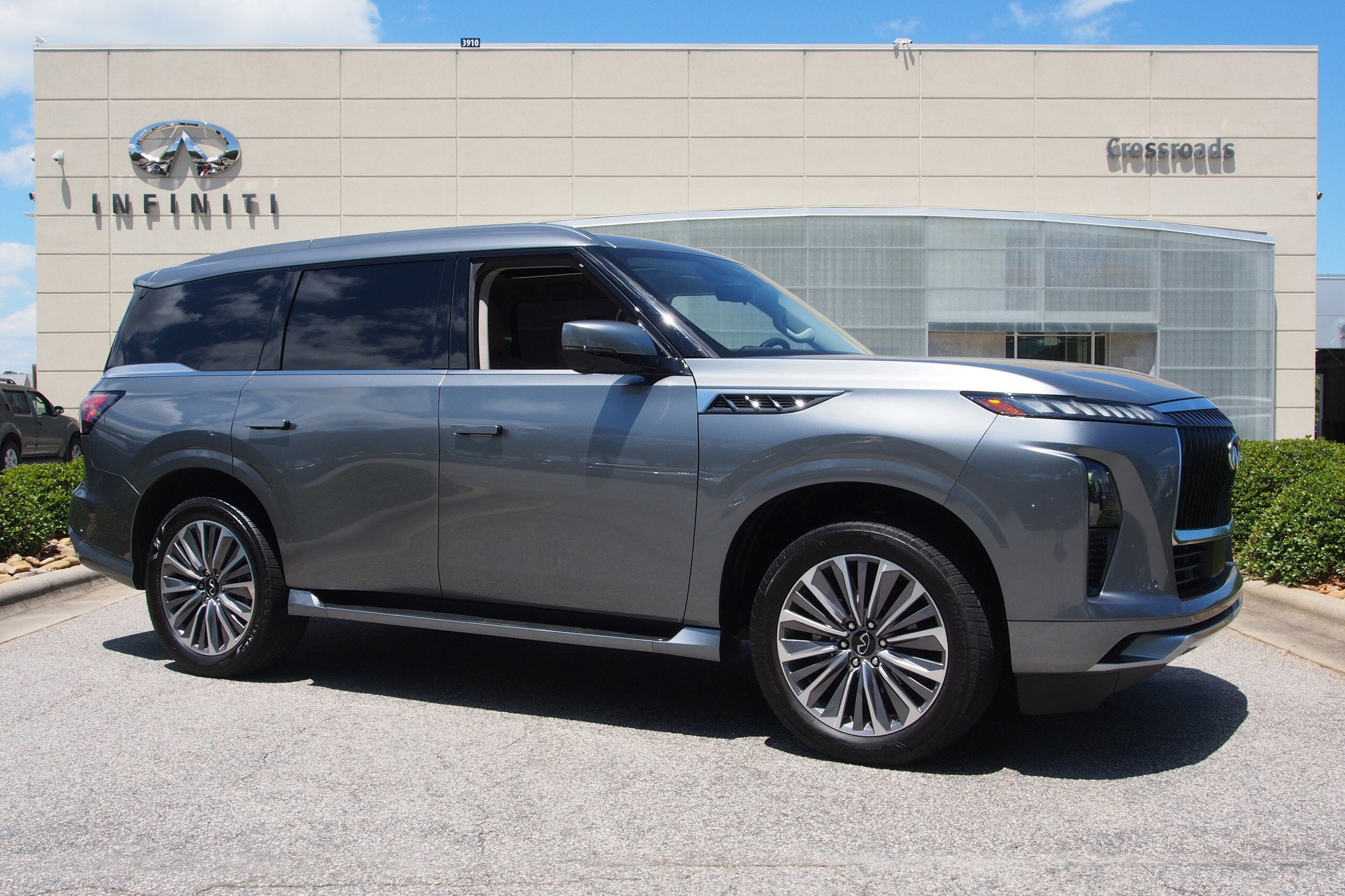 2025 INFINITI QX80 SENSORY