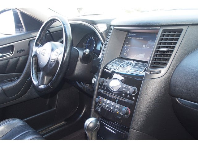 2017 INFINITI QX70 Base