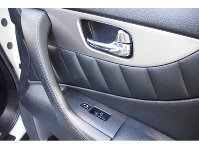 2017 INFINITI QX70 Base