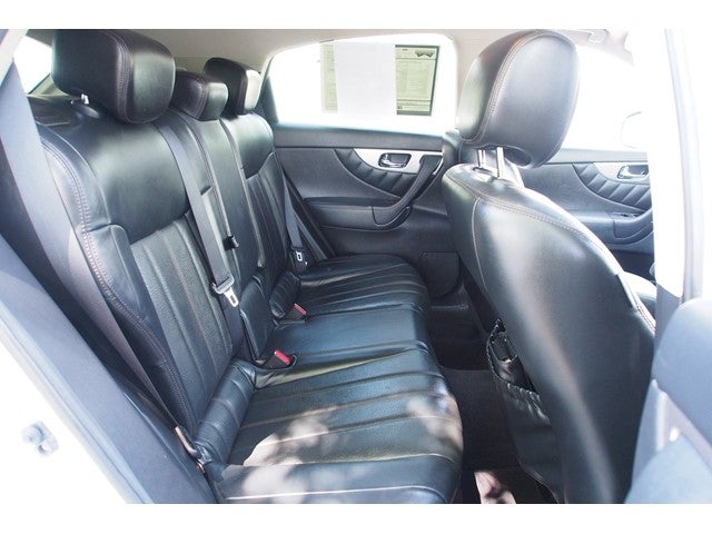 2017 INFINITI QX70 Base