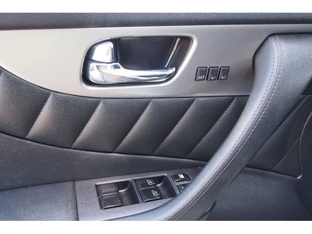 2017 INFINITI QX70 Base