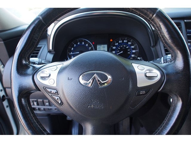 2017 INFINITI QX70 Base