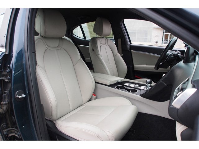 2022 Genesis G70 2.0T