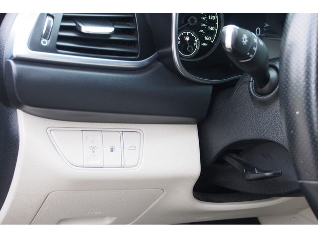 2022 Genesis G70 2.0T