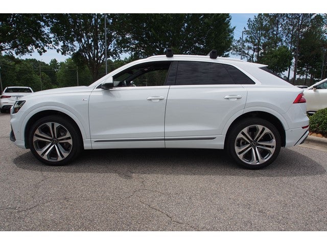 2022 Audi Q8 Premium Plus