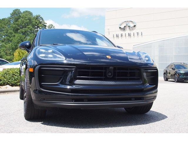 2023 Porsche Macan Base