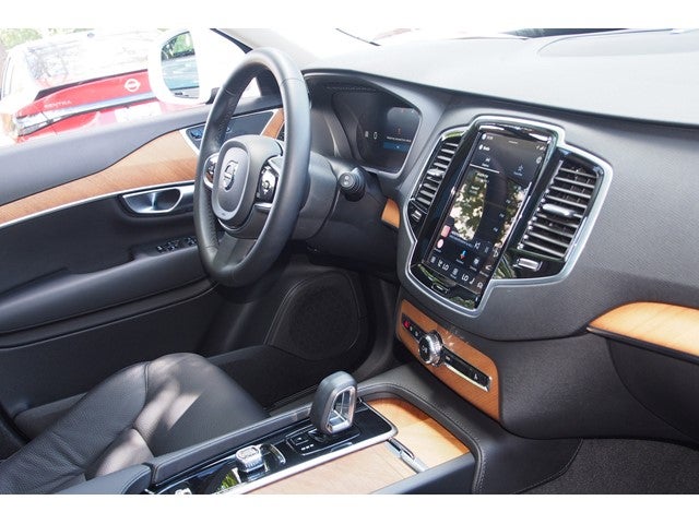 2024 Volvo XC90 Plus Bright Theme
